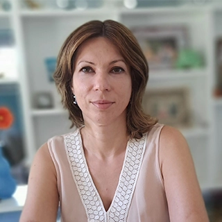 Dr. Dana  Bichescu-Burian